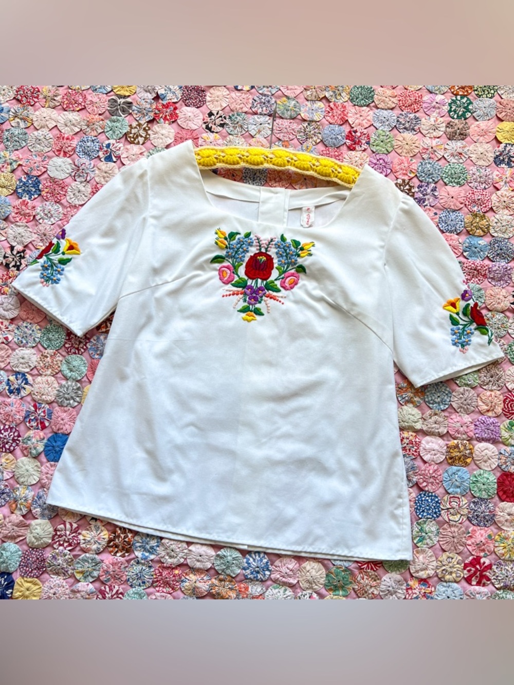 🪿SOLD OUT🕊️Vintage Hungarian Blouse with Floral Hand Embroidered